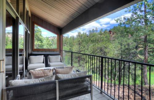 Purgatory House | Tamarron Pinecone - 836