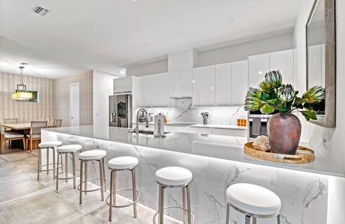 Arlington Park House | Tamiami Vice - Luxury Siesta Key Home with Heated Pool & Prime Location – Book Your Escape Today!