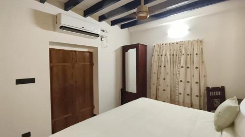 Pondicherry Beach Villa | Tamil Illam