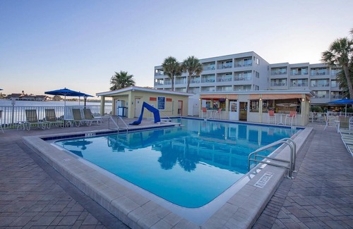 Rocky Point Condo | Tampa Bay 1BR - Pool, Balcony & Beach Access