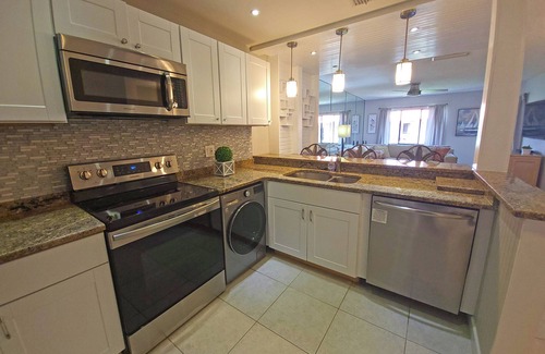 Tierra Verde Condo | Tampa Bay Views, Resort Pool & Hot Tub