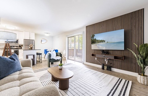 Beach Park Apartment | Tampa Getaway | 2 King Beds, Pool & Fitness Ctr