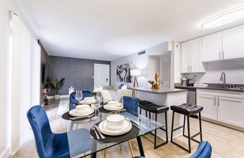 Beach Park Apartment | Tampa Getaway | 2 King Beds, Pool & Fitness Ctr