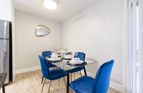 Beach Park Apartment | Tampa Getaway | 2 King Beds, Pool & Fitness Ctr