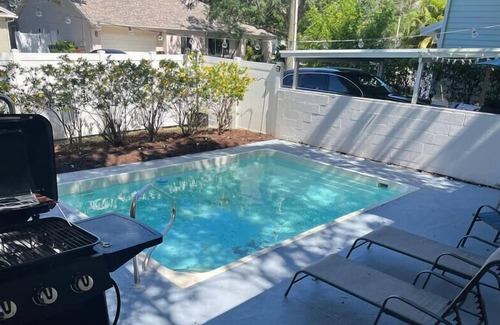 Palma Ceia House | TAMPA GETAWAY: 5 bed/4 Bath with POOL!!