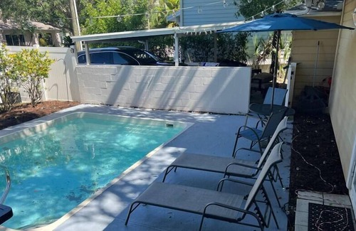 Palma Ceia House | TAMPA GETAWAY: 5 bed/4 Bath with POOL!!