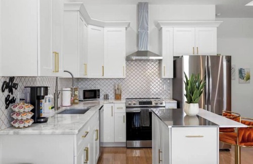 Tampa House | Tampa Retreat, Private Pool & Game Room Sleeps 12!