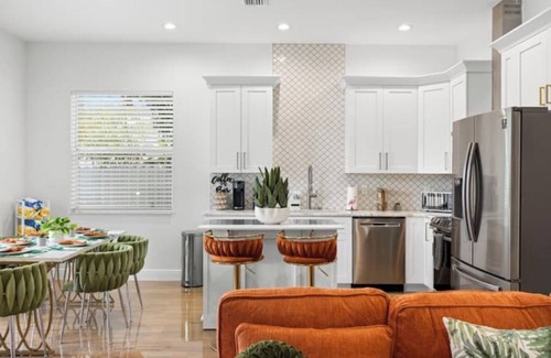 Tampa House | Tampa Retreat, Private Pool & Game Room Sleeps 12!