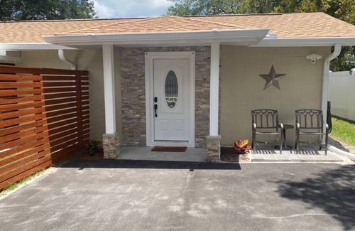 Lake George House | Tampa Super Suite
