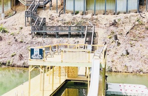 La Follette House | Tan Lines & Good Times-Brand new 6 bed/8 bath-Water Front,Private Dock, Hot tub