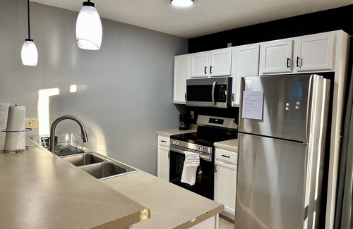 Osage Beach Apartment | Tan-Tar-A #6131: COMFY BED, mins to Margaritaville