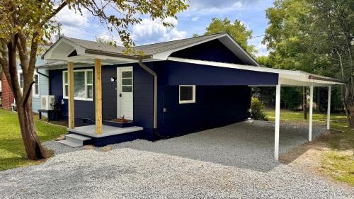 Hendersonville Cabin | Tandem Lodge - Unit 2