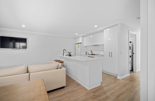 Wagga Wagga Apartment | `Tanderra` - Apt 2 Central Wagga