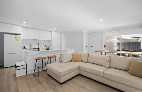 Wagga Wagga Apartment | `Tanderra` - Apt 2 Central Wagga