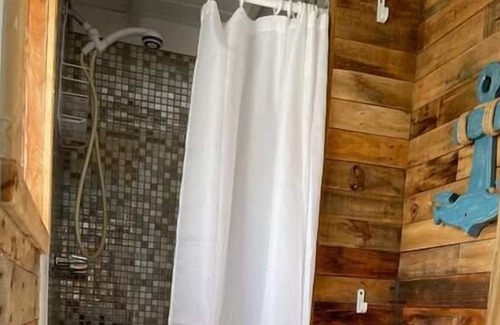 Coral Harbour Cabin | Tangerine Sunsets Upper Island Charm