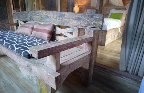 Tampaksiring Villa | Tangkas wooden house