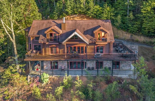 Sevierville Cabin | Tanglewood Mountain Lodge Home