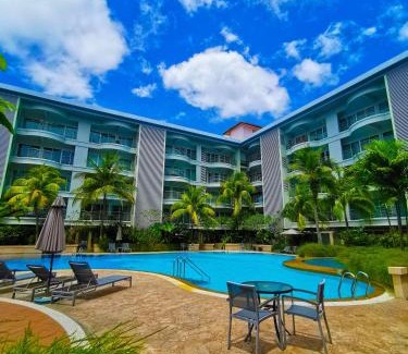 Kuala Teriang Apartment | Tara Muda Sea Views Big Pool Great Kitchen Fibre Wifi