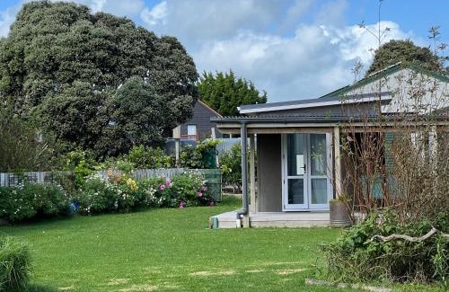 Opunake Apartment | @Taradise-Opunake - eco-friendly Coastal hideaway