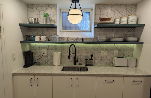 East Colfax Apartment | Tardis: Time travel in a newly renovated 60's inspired pad min. from downtown!