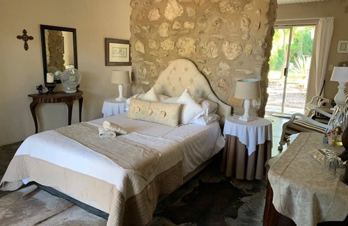 Okaukuejo Cabin | Tarentaal Guest Farm