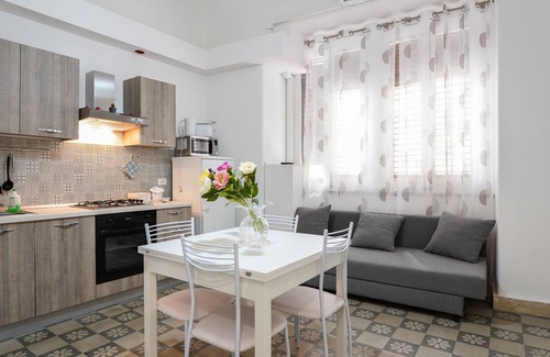 Kalsa Apartment | Tarì Apartment Deluxe, comfortable apartment in Liberty building