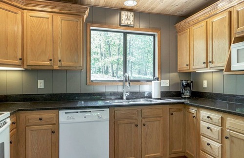 Innsbrook Cottage | Tarnhouse Lakefront Cottage by StayLage