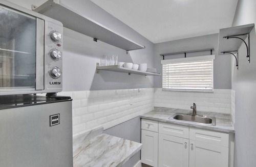 Tarpon River House | Tarpon River Estate – 2 Chic Homes Perfect for Groups w/Pool, 10 Min to Beach!