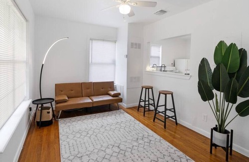 Harlandale House | Tarrant Haven Summary
