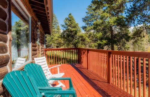 Leadville Cabin | Tashi's cozy, romantic cabin in Leadville Colorado