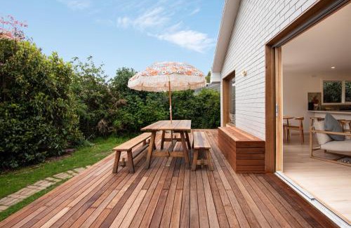 Somers House | Tasman Serenity in Somers Walk to the beach