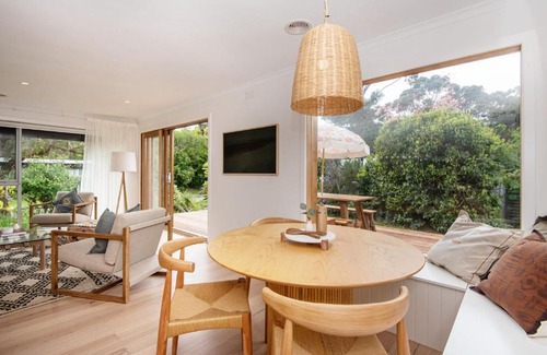 Somers House | Tasman Serenity in Somers Walk to the beach