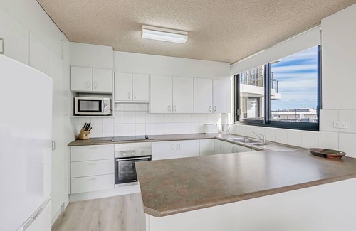 Port Macquarie Apartment | Tasman Towers 5 - Three Bedrooms With Pool In Town