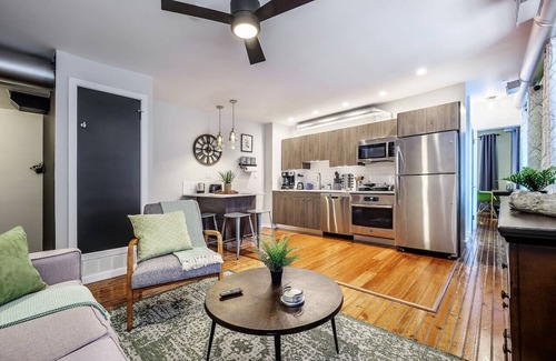 Old City Apartment | Tasteful 1 Bedroom Apt in Historic Old City