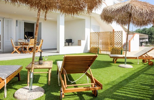 Porto Palo Apartment | Tasteful and friendly apartment in quiet location by the sea.