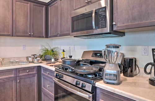 Menifee House | Tasteful Menifee Home: Patio, By Theme Parks!