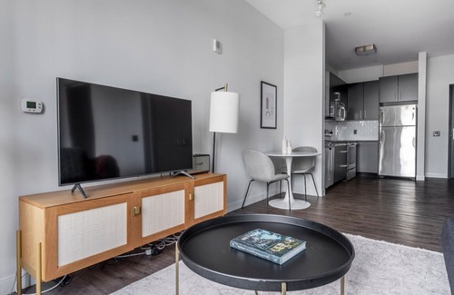 Shawmut Apartment | Tasteful South End Studio w/Gym & W/D, nr Groceries, by Blueground