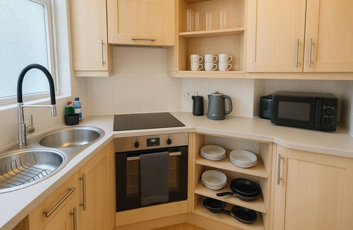 Bath Apartment | Tastefully decorated, central apartment with parking