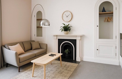 Bath Apartment | Tastefully decorated, central apartment with parking