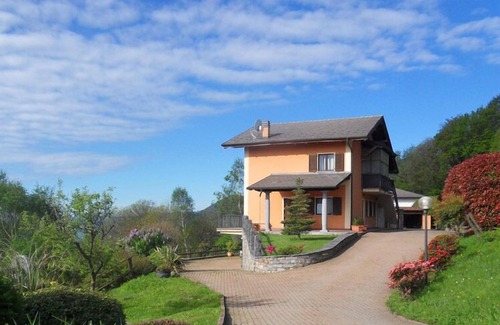 Trarego Viggiona Apartment | Tastefully furnished 2-room apartment with fantastic sea view