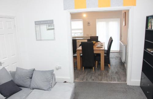 South Shields House | Tastefully furnished and Cosy 2-bedroom house