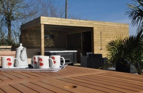 Le Ru House | Tastefully renovated cottage in 2017