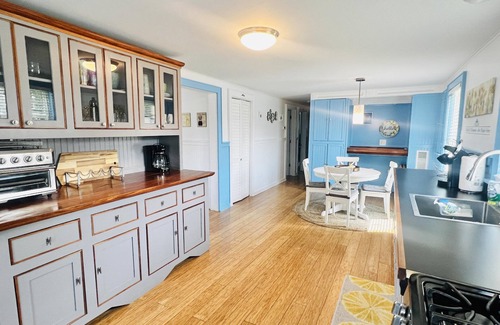 Cape Charles Cottage | Tastefully Renovated Cottage 2.5 Blocks to the Beach