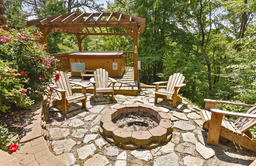 Clyde Cabin | Tatonka Lodge, 2 master suites on a buffalo ranch!