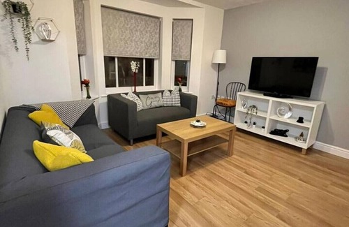 Bletchley Apartment | Tattenhoe Apartment Free Parking Fast Wifi