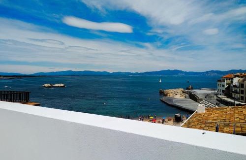 L'Escala Hotel | Taverna de la Sal Boutique Hotel