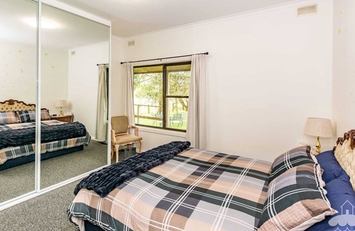 Foster North House | Tavira Summary: PLEAS