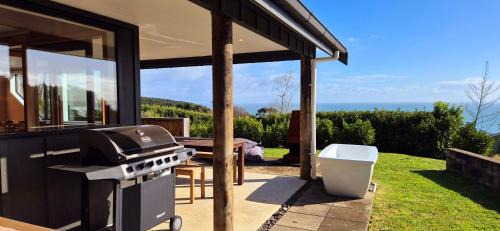 Raglan House | Tawa Whare holiday accommodation