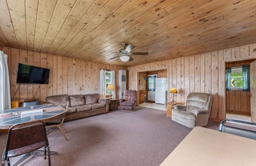 Phelps Cabin | TB 2 Thunder Bay Resort Cabin 2