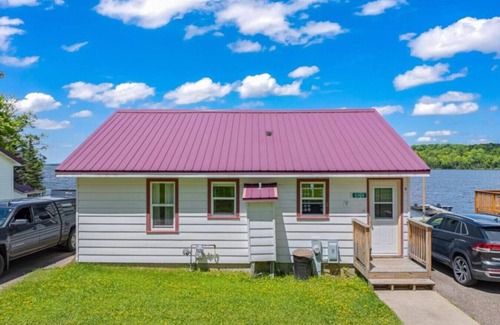 Phelps Cabin | TB 2 Thunder Bay Resort Cabin 2